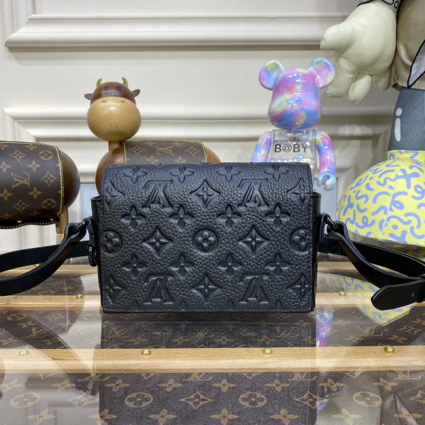 louis vuitton steamer wearable wallet full black 4