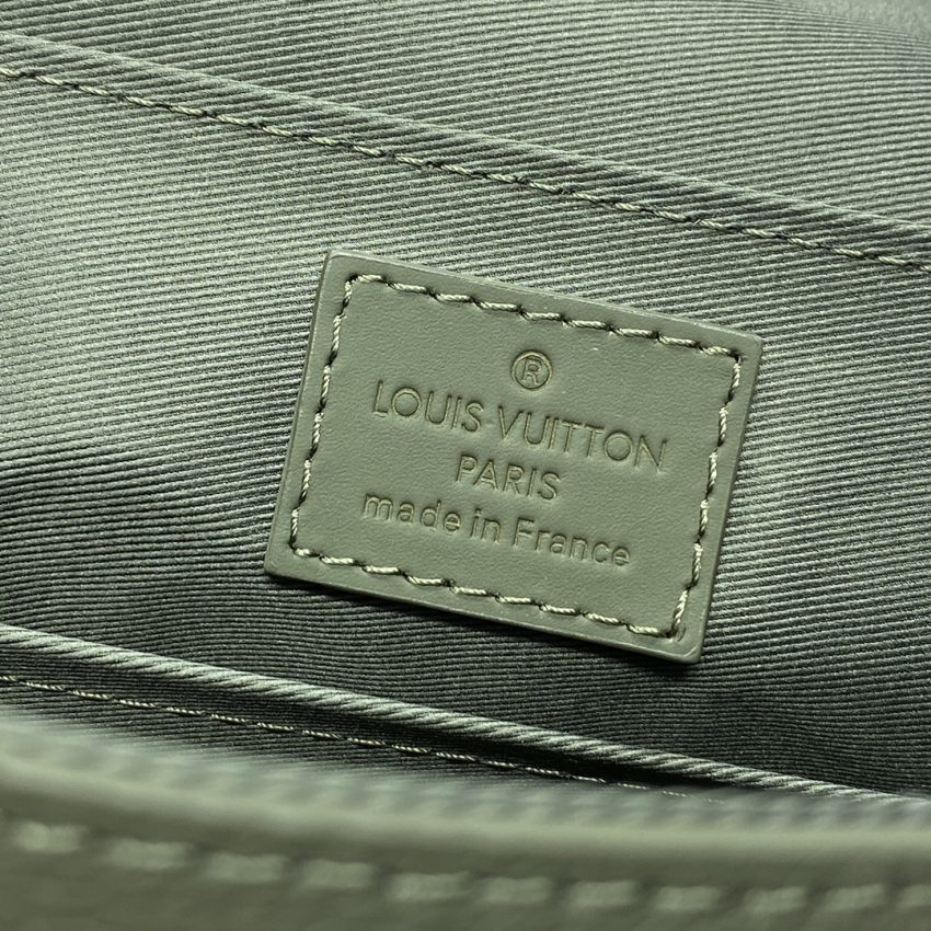 louis vuitton takeoff messenger 7