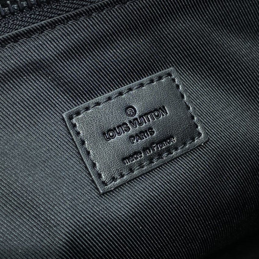 louis vuitton takeoff pouch 4