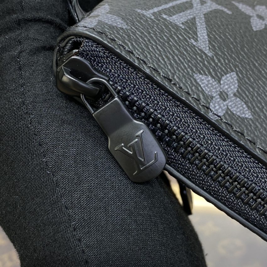 louis vuitton takeoff pouch 7