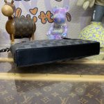 louis vuitton takeoff pouch black grid 7