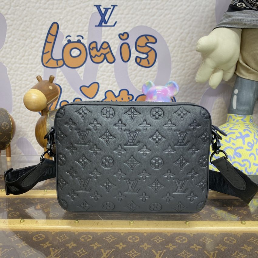 louis vuitton trio messenger full black 5