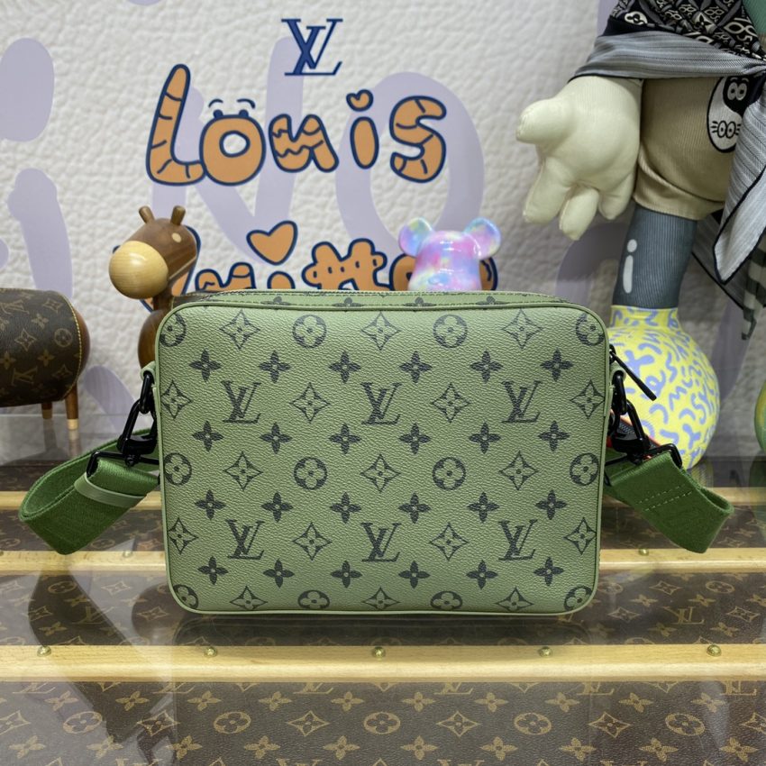 louis vuitton trio messenger green 2