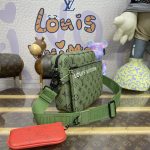 louis vuitton trio messenger green 4