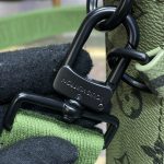 louis vuitton trio messenger green 8
