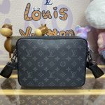 louis vuitton trio messenger grey 2