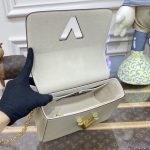 louis vuitton twist beige 3