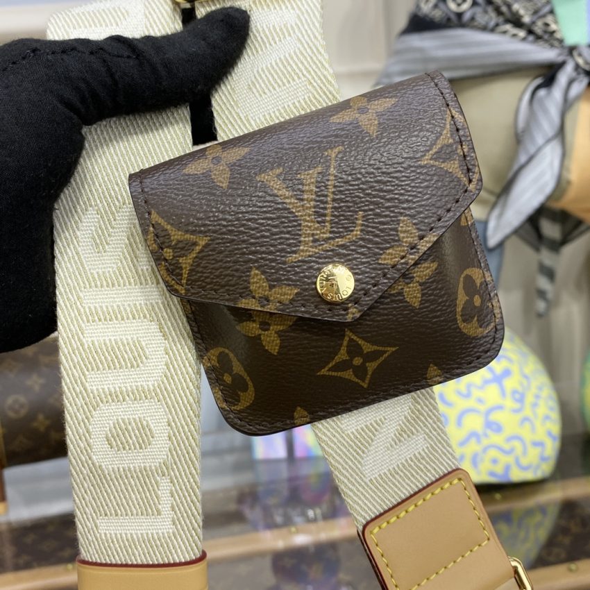 louis vuitton utility crossbody 7