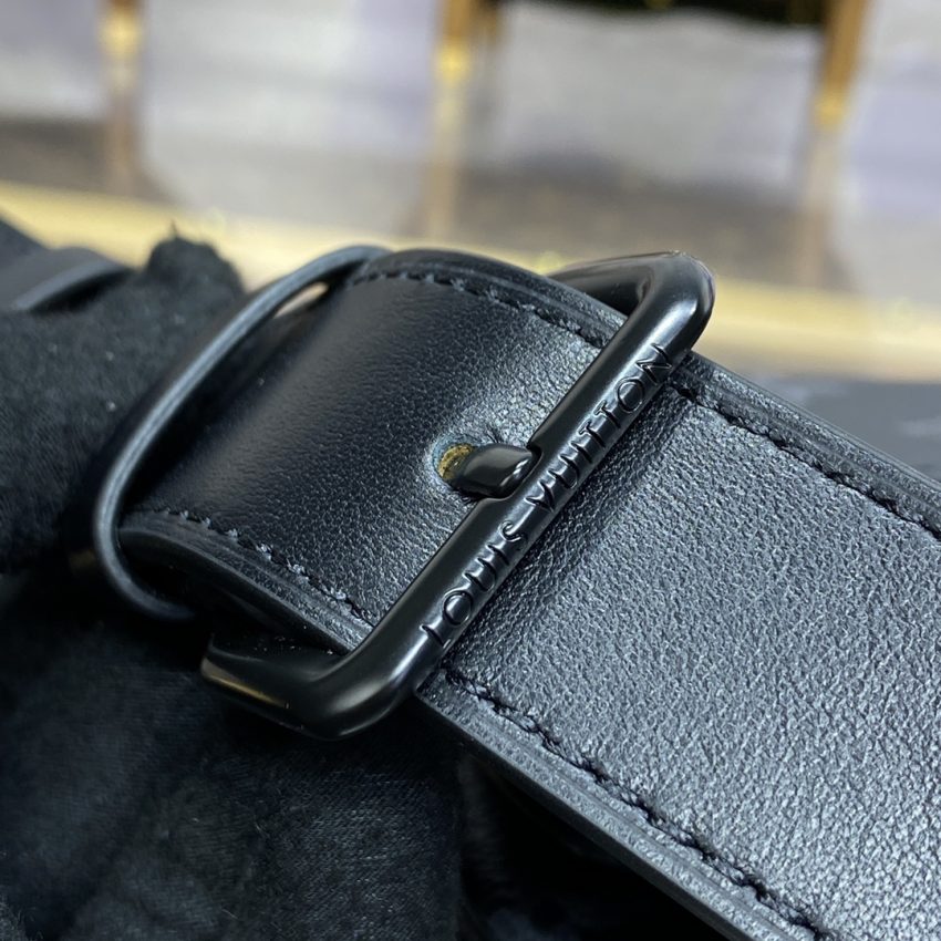 louis vuitton wearable wallet black 5