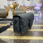 louis vuitton wearable wallet black 8
