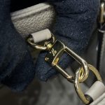 lv onthego beige 6