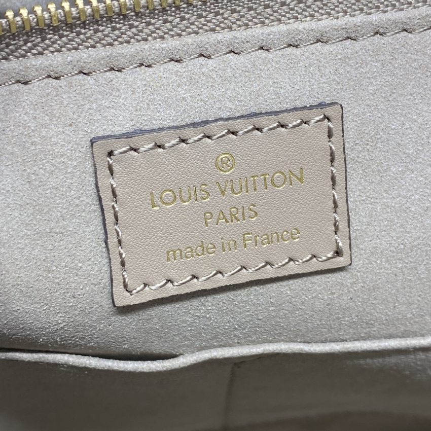 lv onthego beige 8