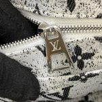 lv onthego black denim 4