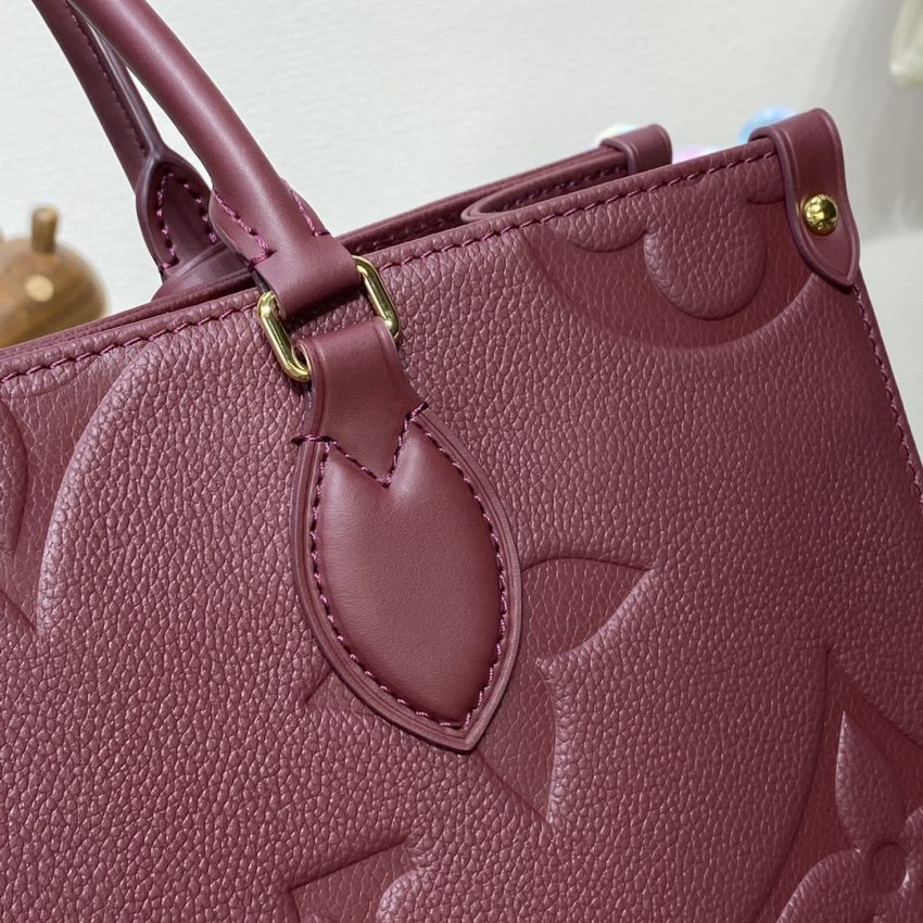 lv onthego bordeaux 2