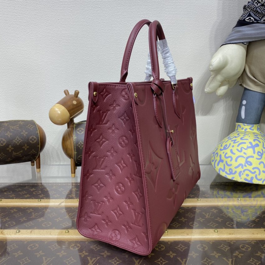 lv onthego bordeaux 6
