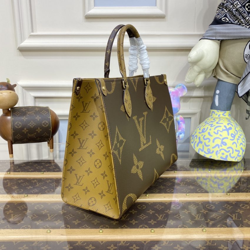 lv-onthego-brown-canvas gallery 2