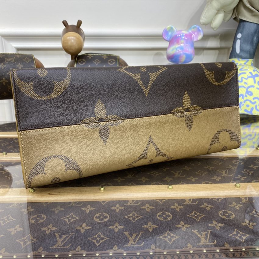 lv-onthego-brown-canvas gallery 4