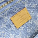 lv onthego denim large 8