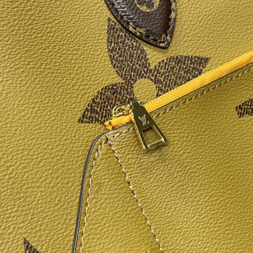 lv onthego large brown 11