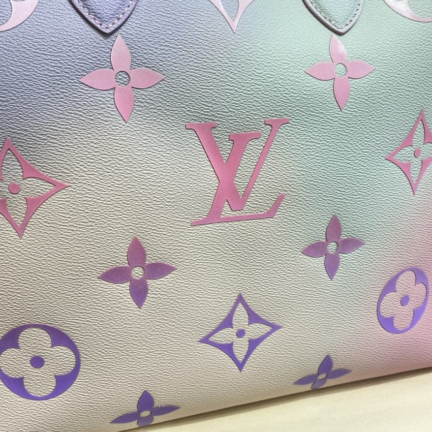lv onthego large purple 5