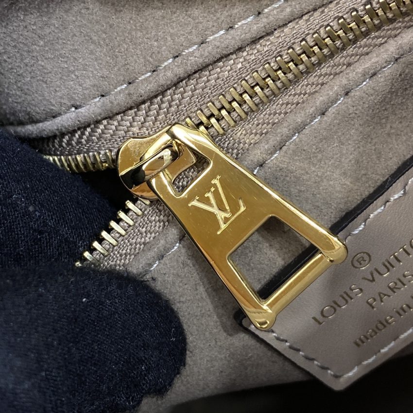 lv onthego pm beige 3