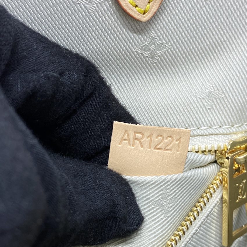 lv onthego white denim 6