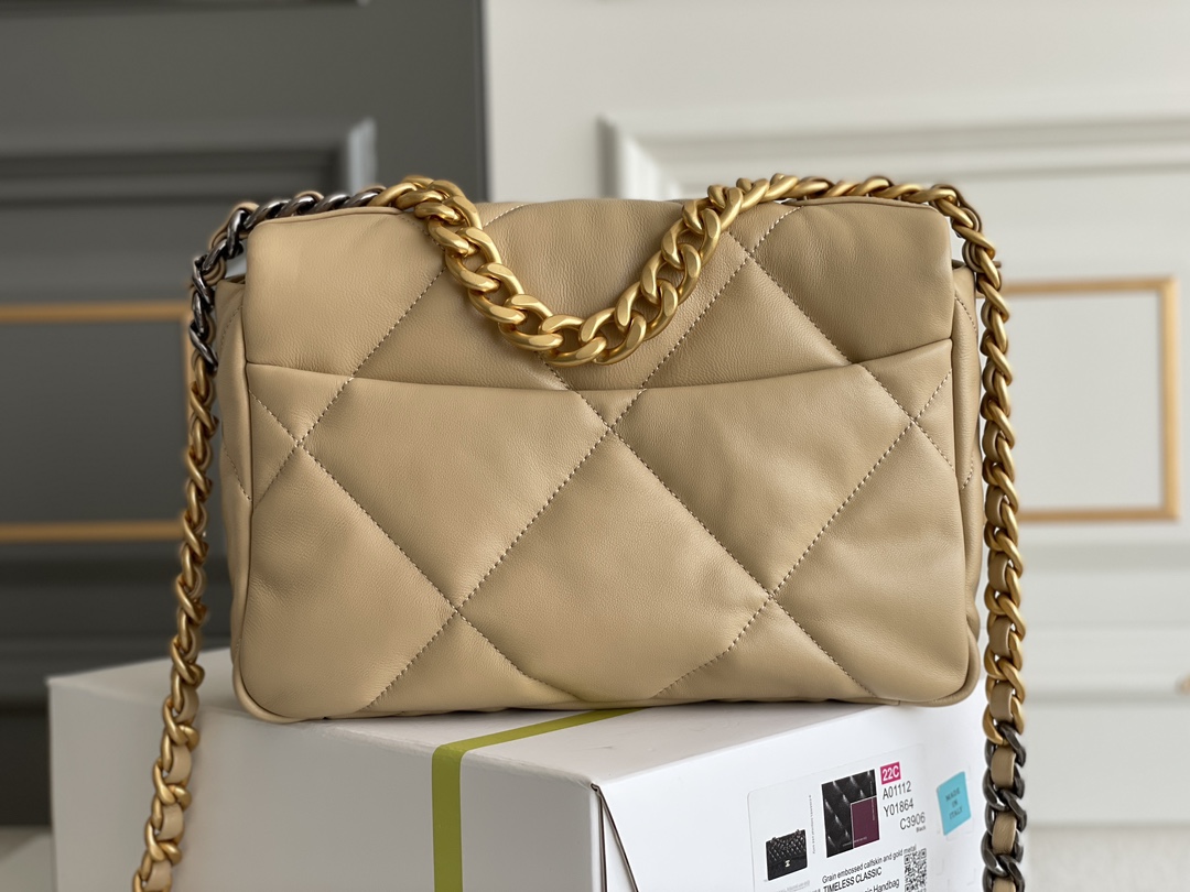 Chanel 19 Mink Tea 2