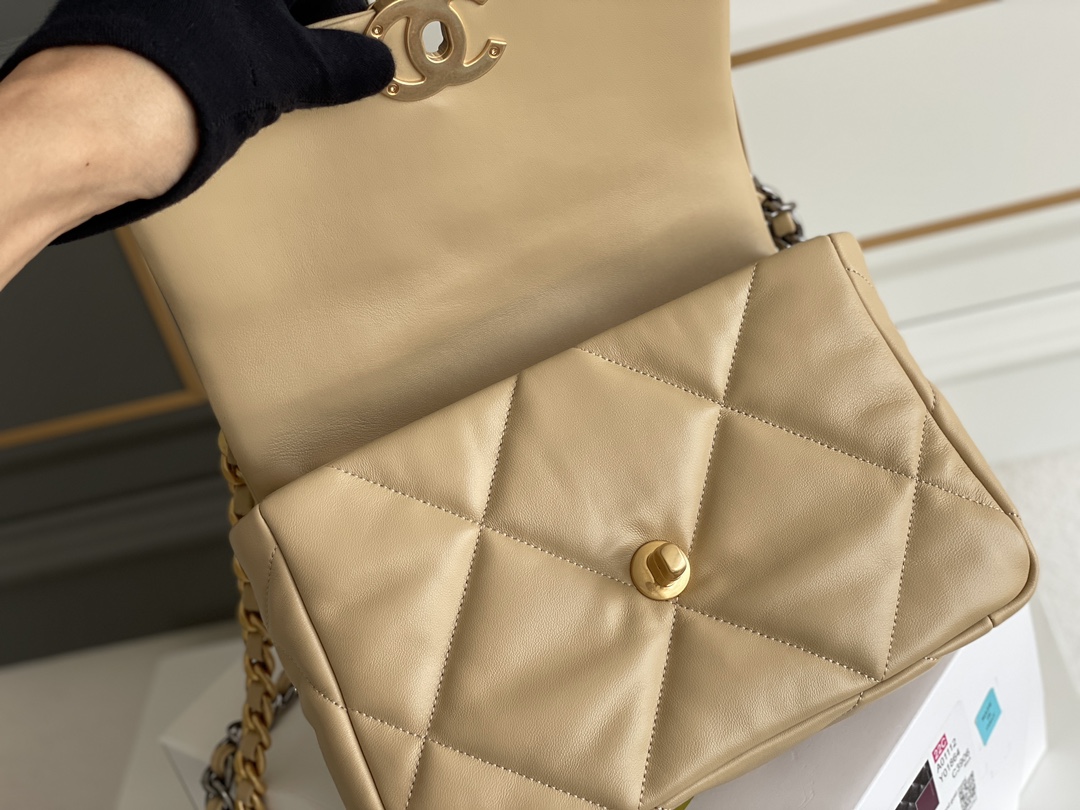 Chanel 19 Mink Tea 3