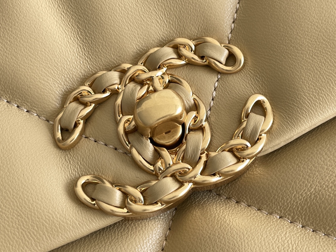 Chanel 19 Mink Tea 4