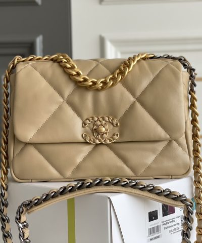 Chanel 19 Klapkový sáček Mink Tea