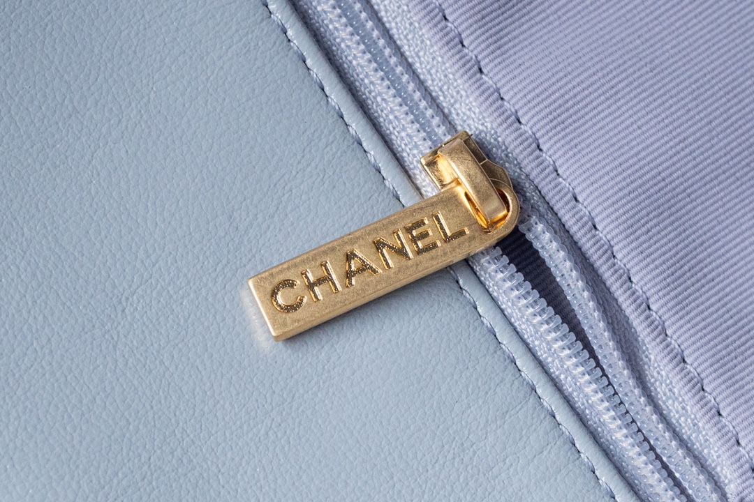 Chanel 24P Messenger Hobo Pale Blue - fake chanel hobo pale blue detail 3