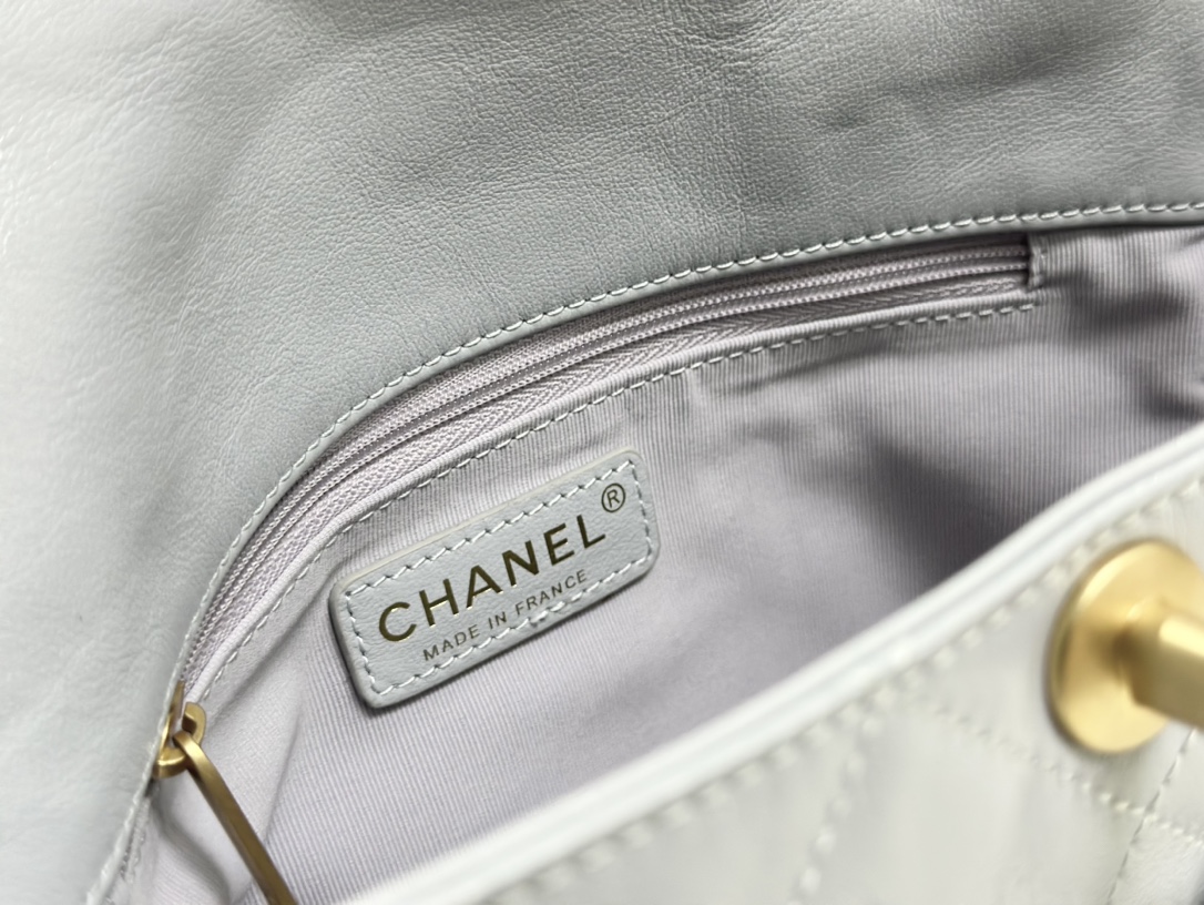 Chanel 24P Messenger Hobo Pale Purple - chanel messenger purple replica detail 8