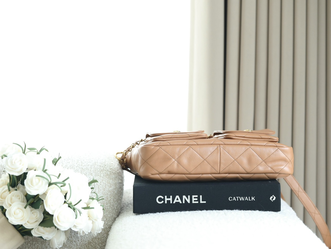 Chanel 24P Messenger Hobo Peach - chanel hobo peach dupe detail 2