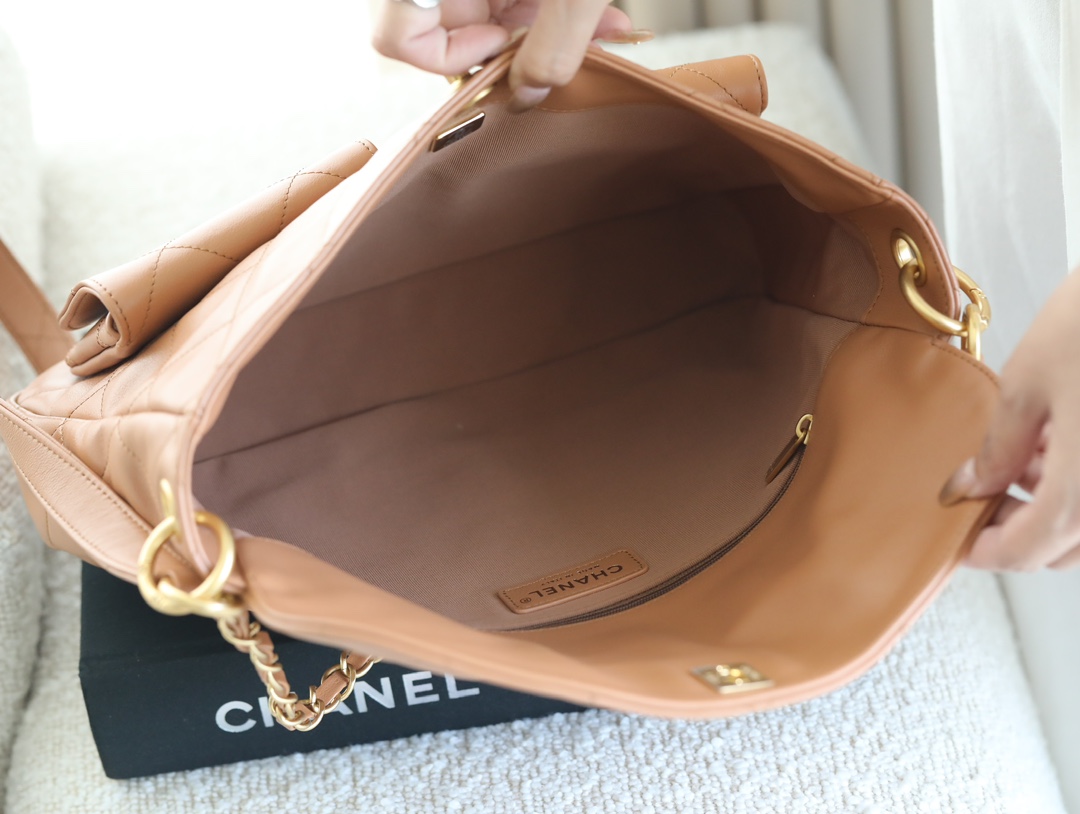 Chanel 24P Messenger Hobo Peach - chanel hobo peach dupe detail 7