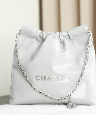 Chanel 22 Střední kabelka Sněhobílá