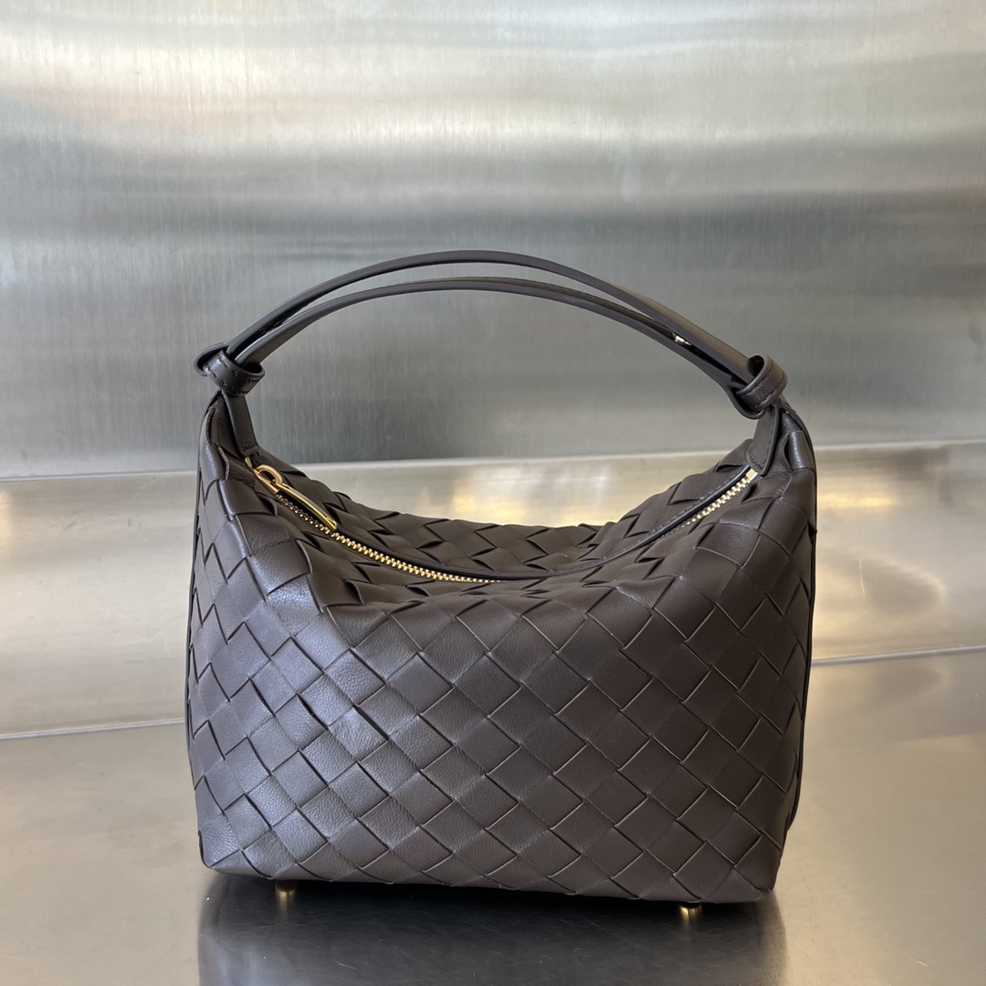Wallace fondant 2 Bottega Veneta Wallace Lunch Bag Fondant - View 2 | Intrecciato Detail