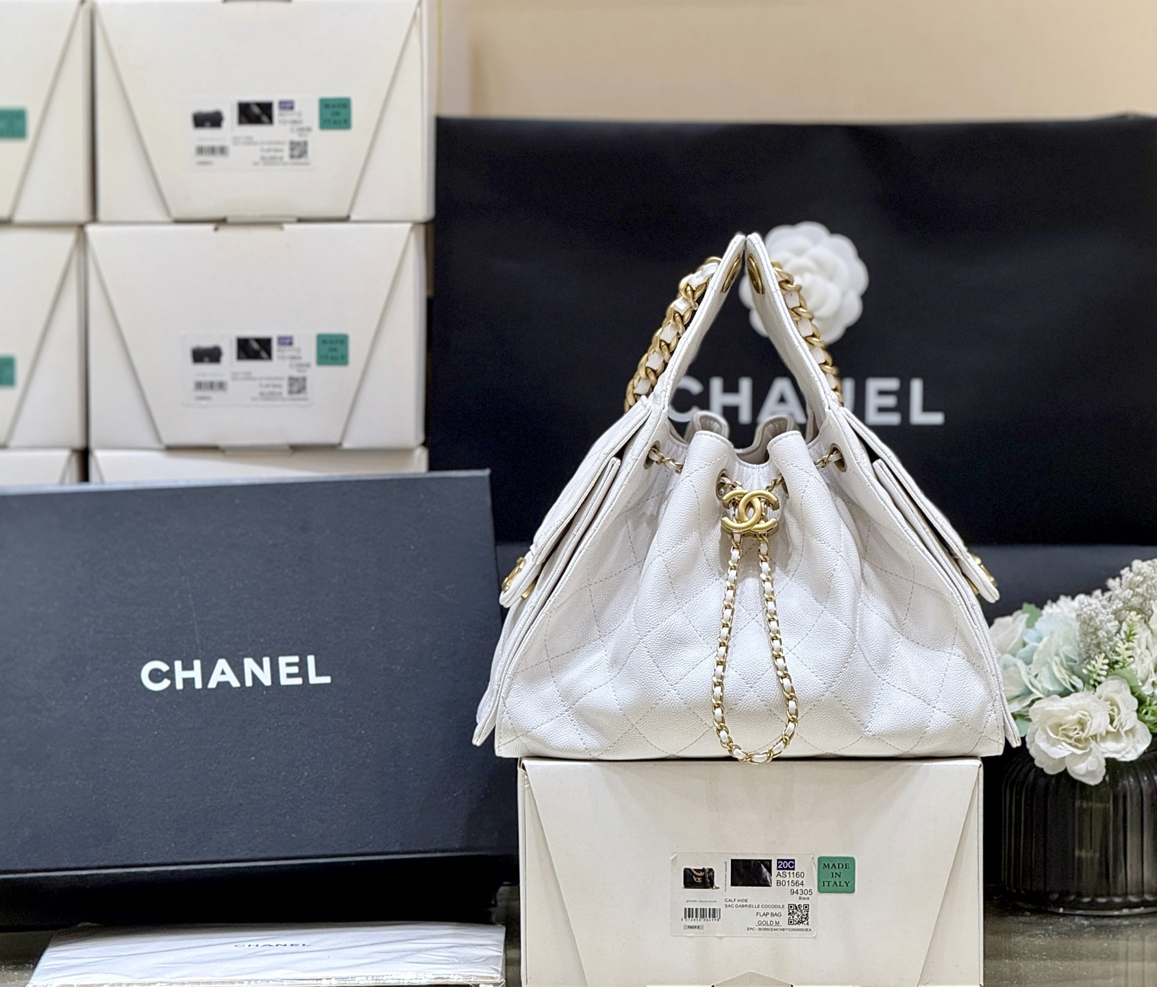 white (6) Chanel 25 Small Bag White - chanel 25 flap dupe detail 6