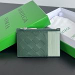 Bottega Veneta Large Zipper Card Holder Green - View 9 | Intrecciato Detail