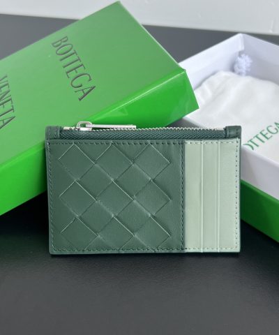 Bottega Veneta Large Zipper Card Holder Green - View 9 | Intrecciato Detail