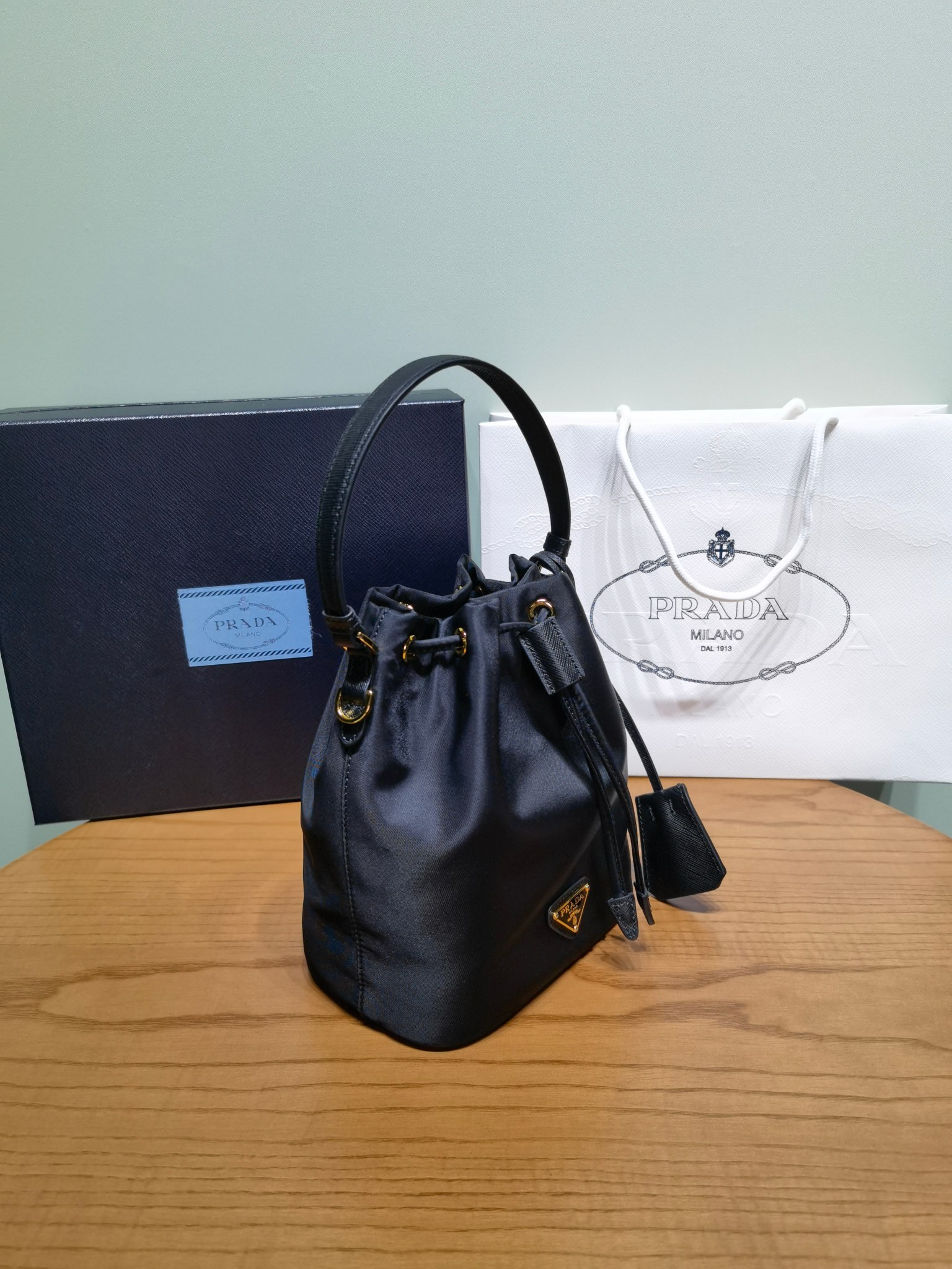 Prada Re-Edition 1978 Bucket black 1 replica