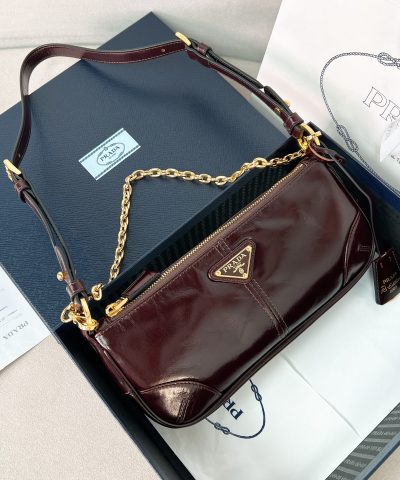 Replica Prada Re-Edition 2002 Bag