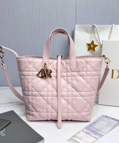 Dior Toujours Vertical Tote in grained calfskin - vertical tote front view