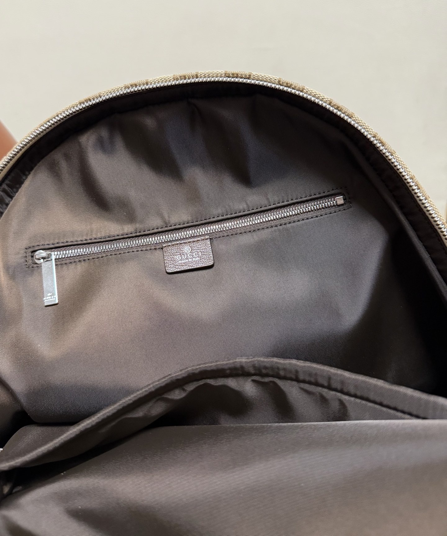 beige-4.jpg Gucci Essence Classic Backpack Replica - Interior