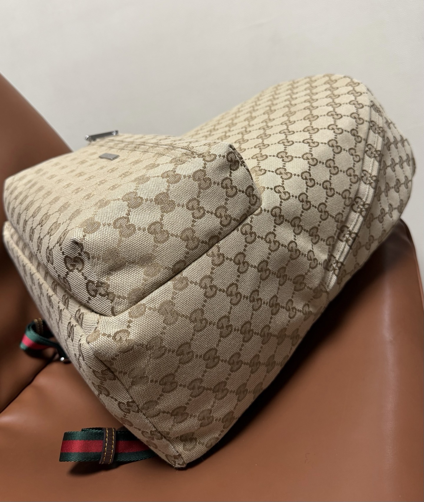 beige-5.jpg Gucci Essence Classic Backpack Replica - Hardware Detail
