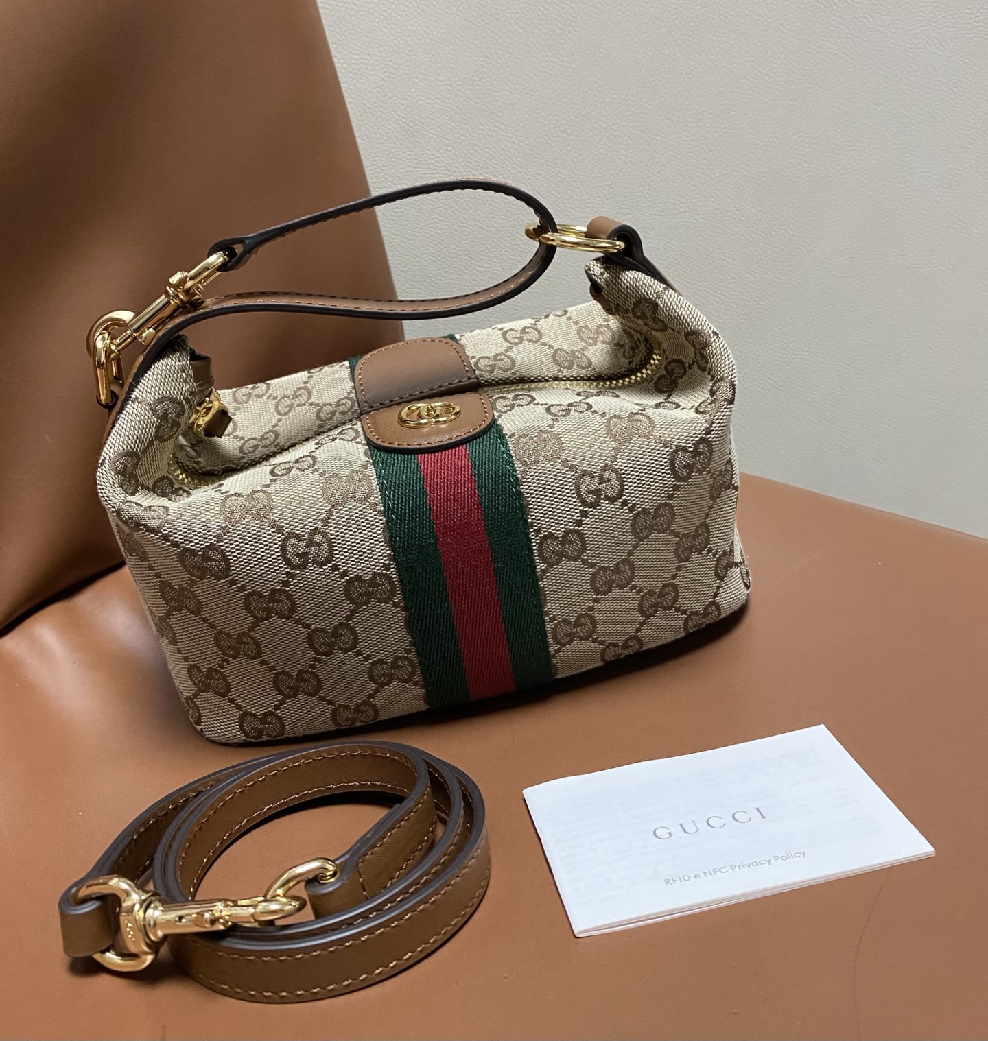 beige-5.jpg Gucci Vanity Small Replica - Hardware Detail