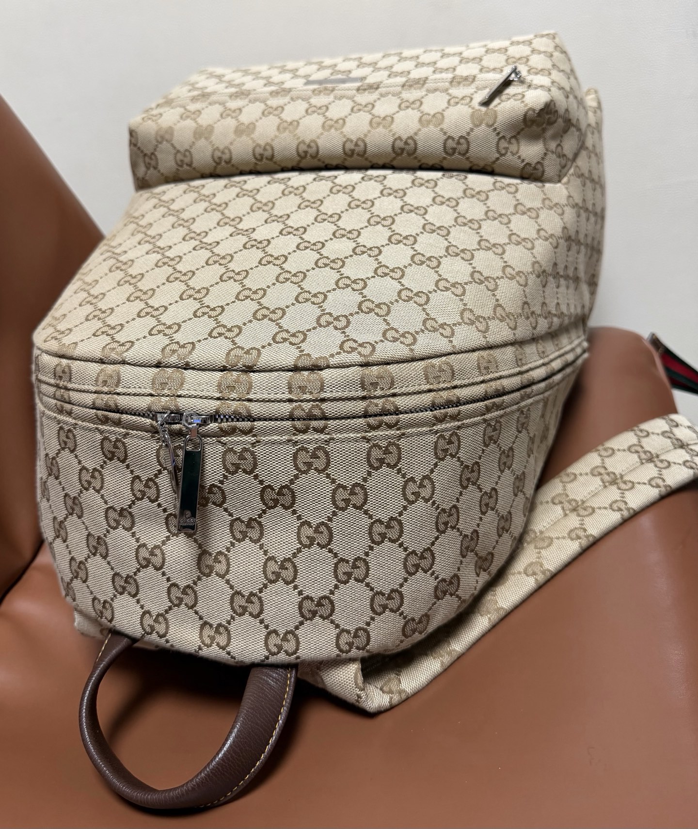 beige-8.jpg Gucci Essence Classic Backpack Replica - Side View