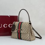 beige-and-brown-7.jpg Gucci Paparazzo Medium Replica - Logo Close-up