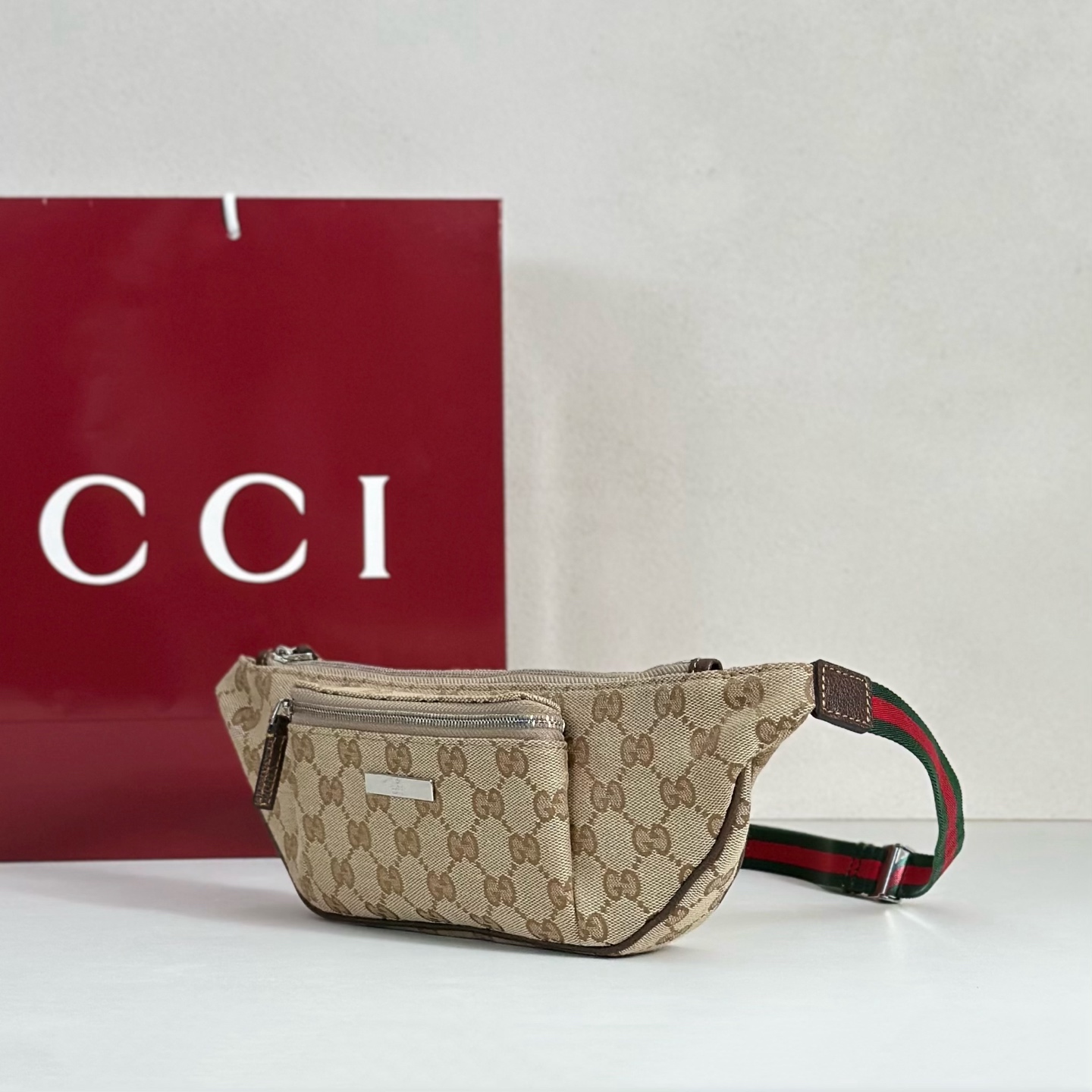 beige-canvas-5.jpg Gucci Flatpack Small Belt Bag Replica - Hardware Detail