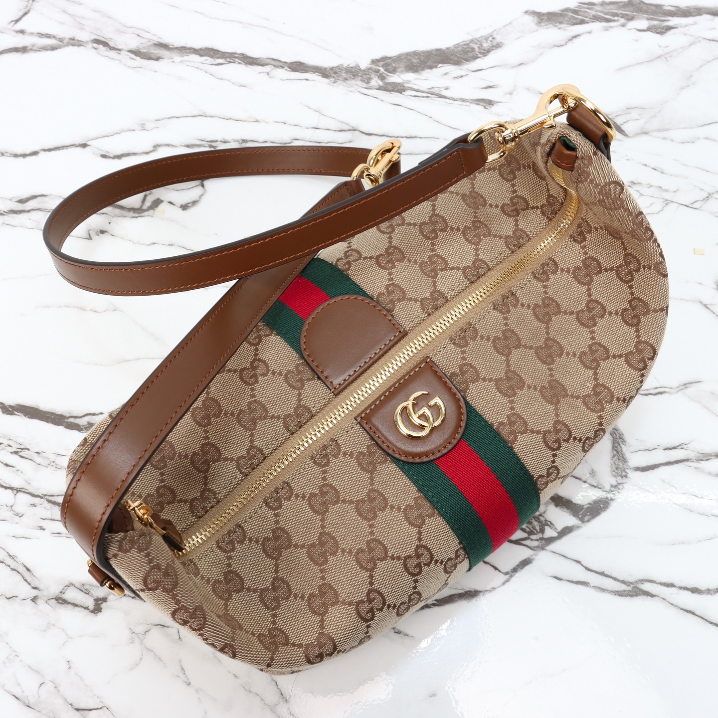 beige-canvas-7.jpg Gucci Vanity Handbag Medium Replica - Logo Close-up