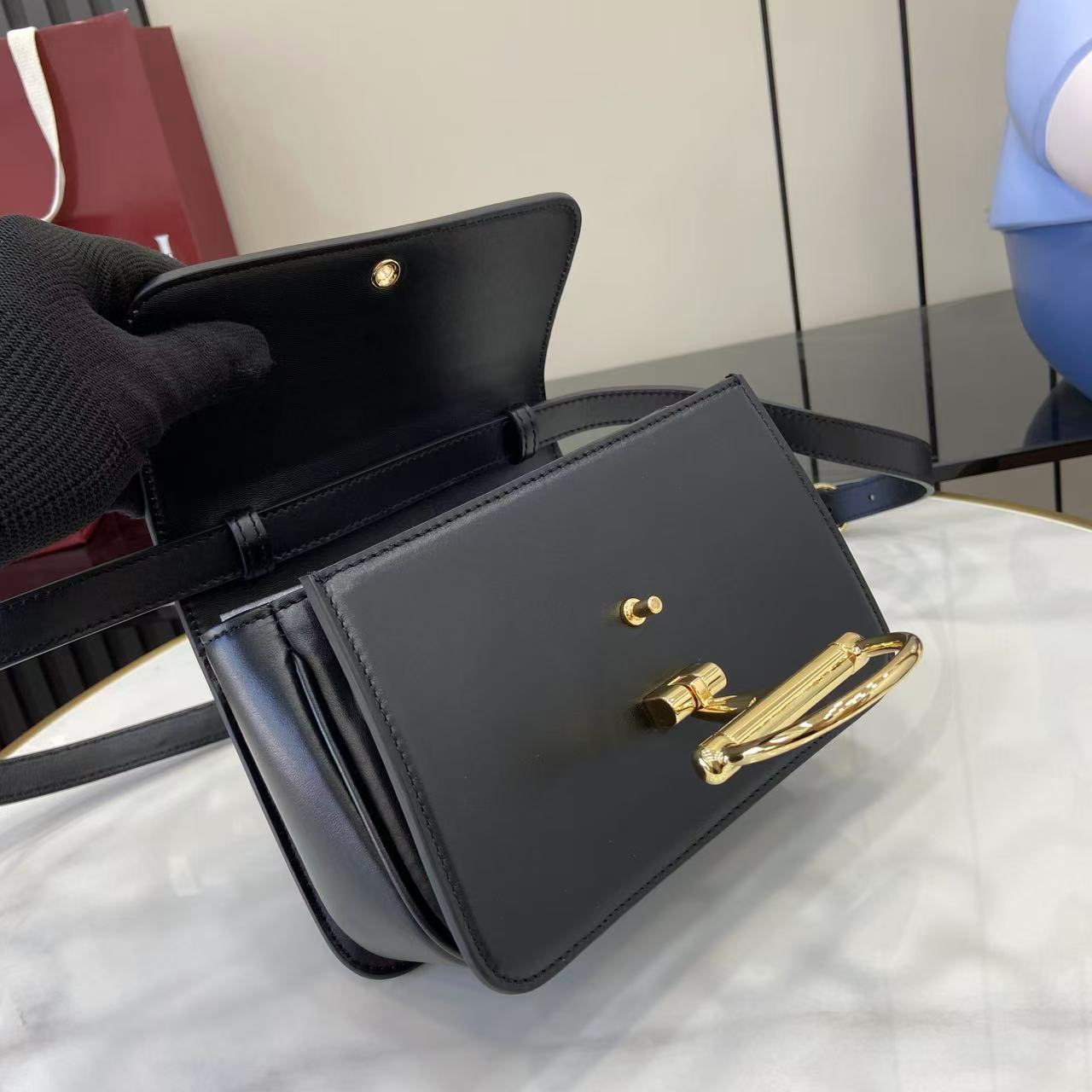 black-5.jpg Gucci Siena Small Replica - Hardware Detail